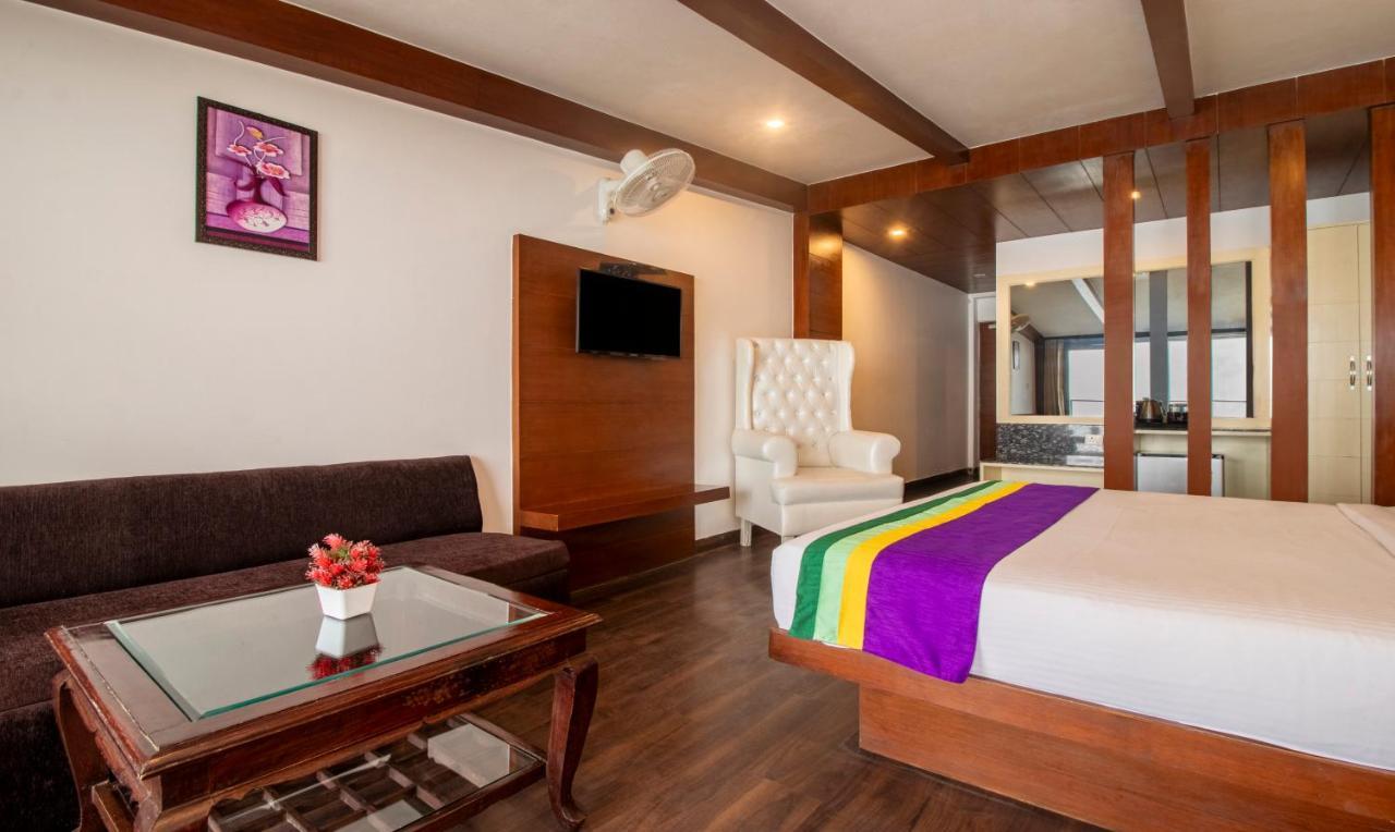 Treebo Premium Queen Of Hills Near Mall Road Mussoorie Buitenkant foto